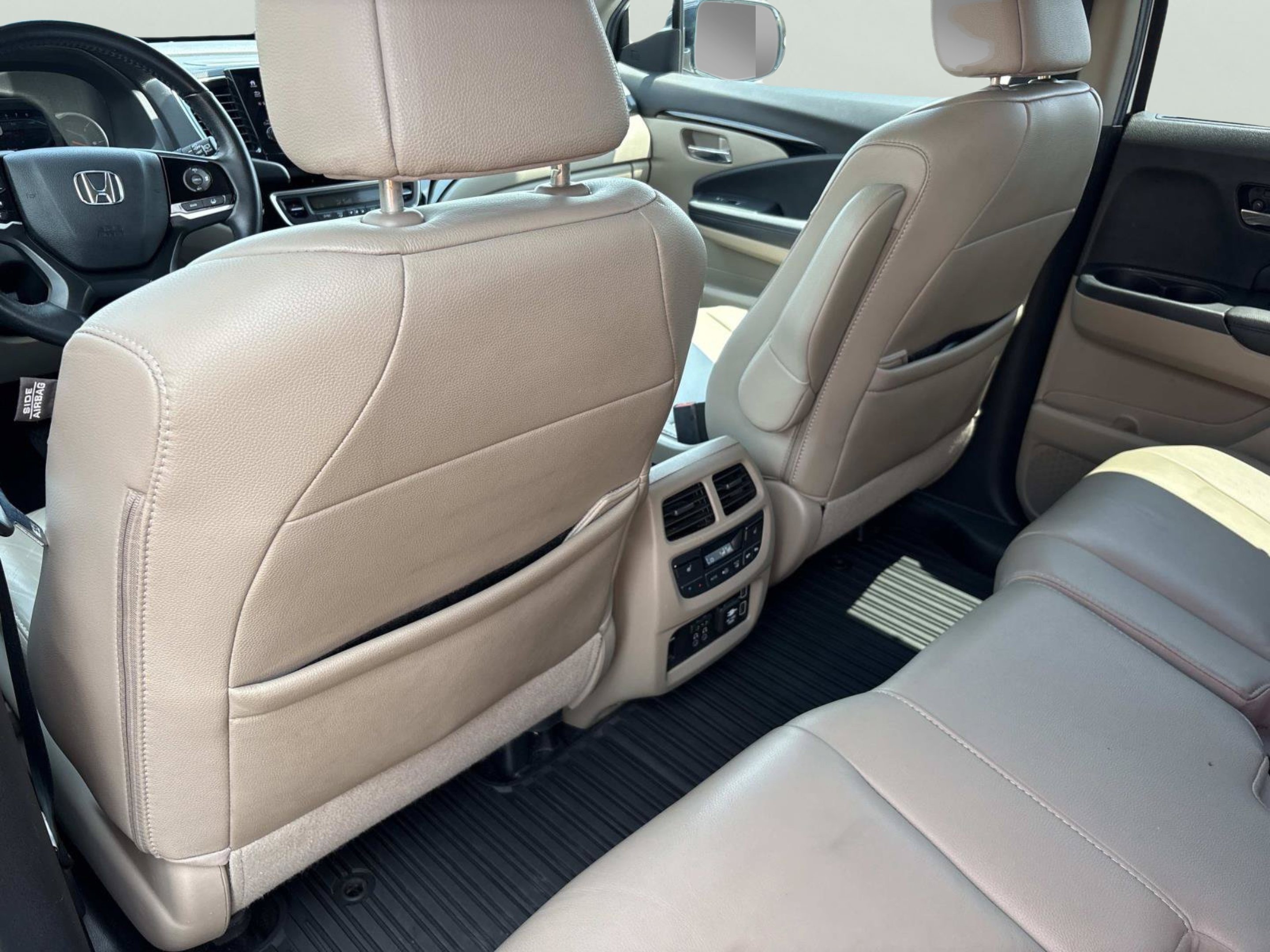 Used 2020 Platinum White Honda Touring image 13