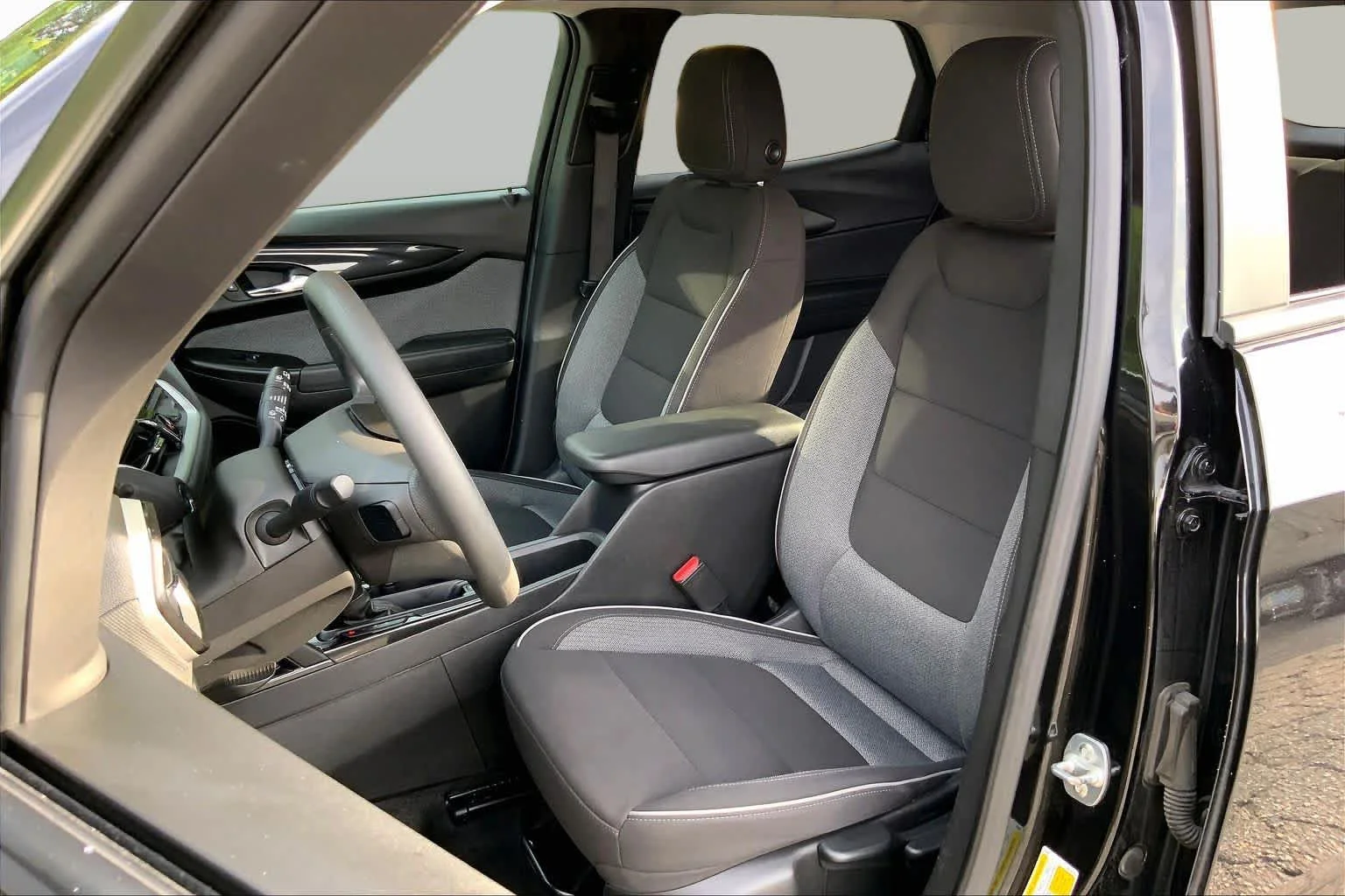 Used 2025 Mosaic Black Metallic Chevrolet LT image 8