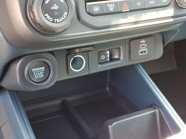 New 2026 Oxford White Ford Lariat image 16