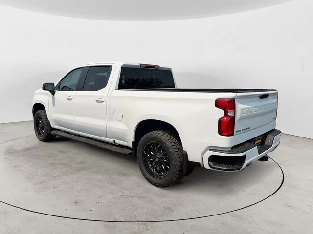 Used 2022 White Chevrolet RST image 7