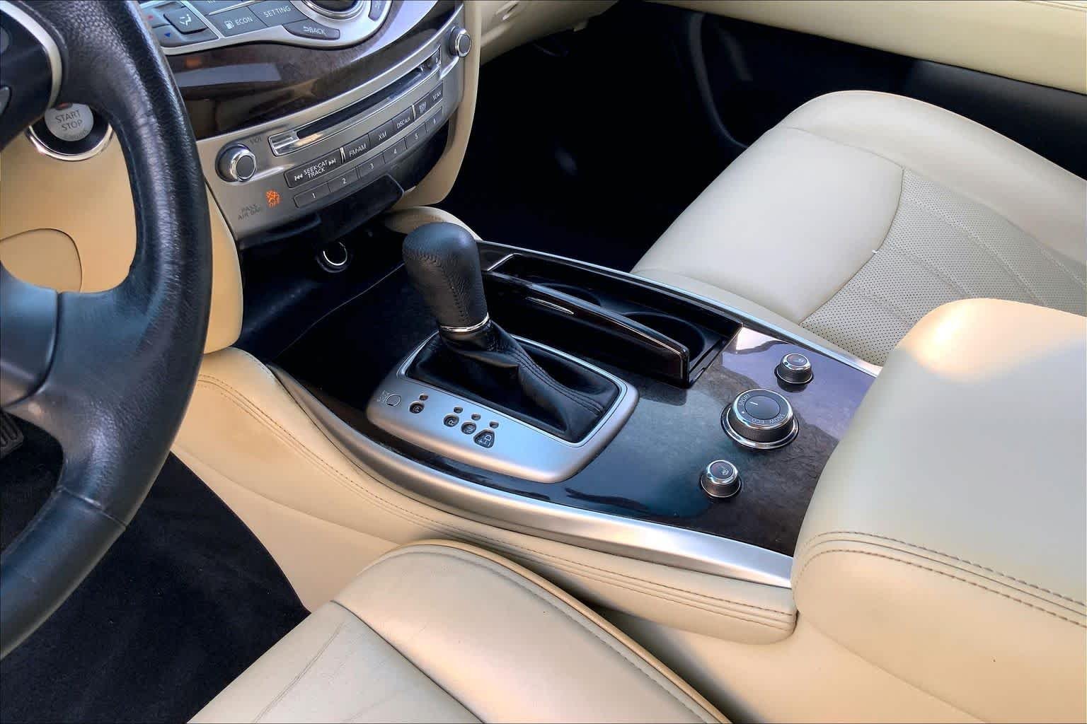 Used 2015 Hermosa Blue INFINITI  image 15