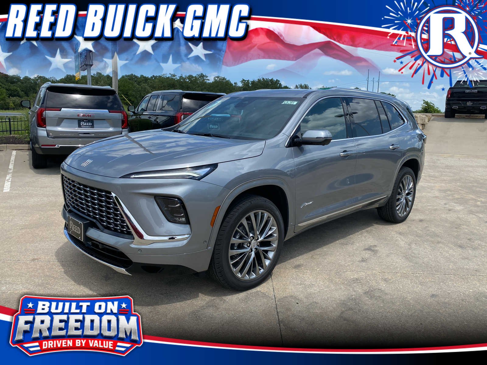 2026 Buick Enclave Avenir AWD's photo
