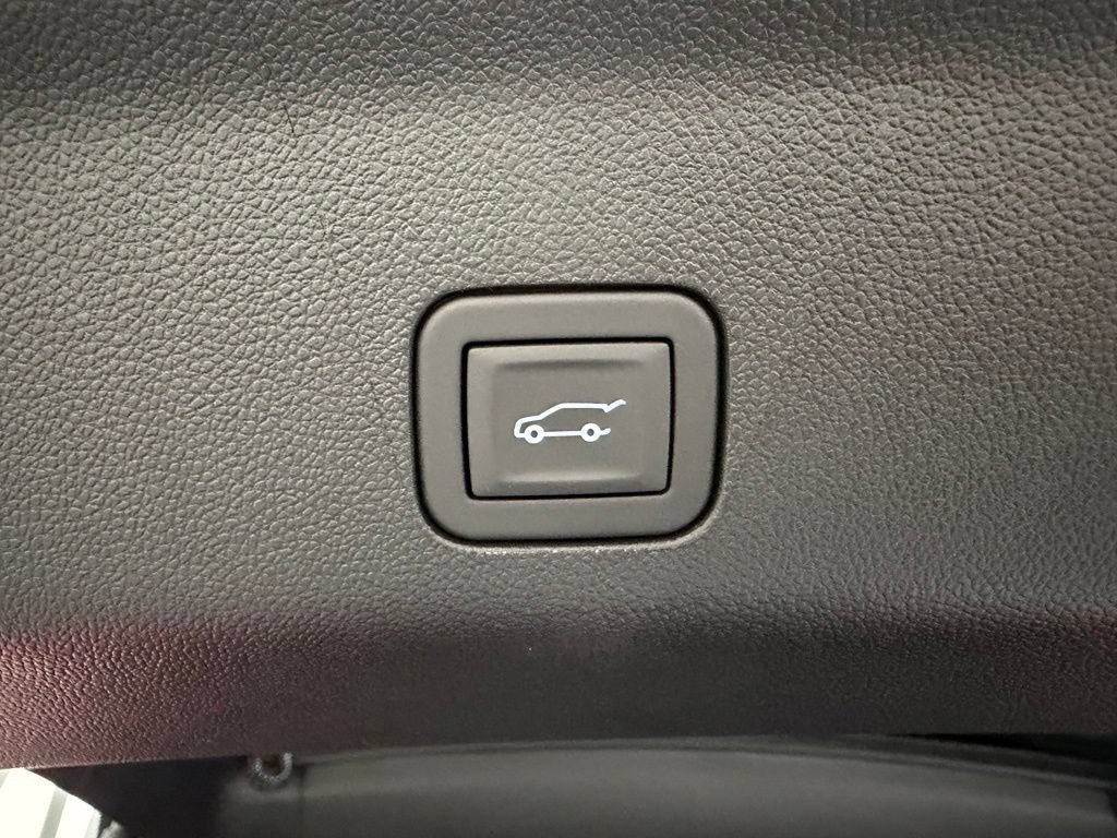 2026 GMC Yukon Denali - Photo 35