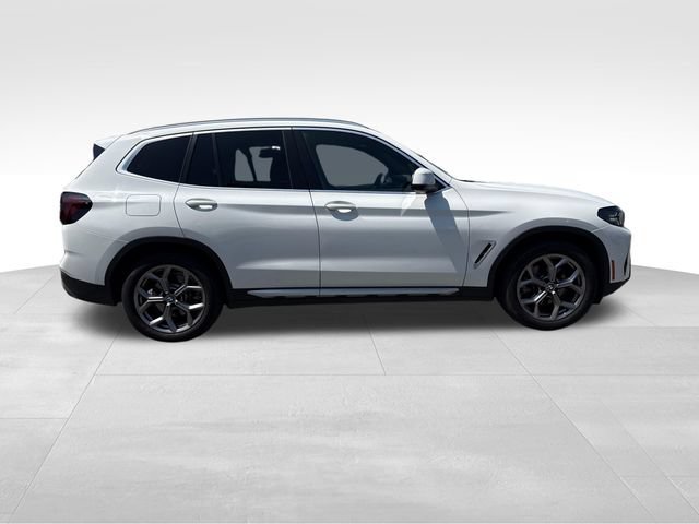Used 2022 White BMW sDrive30i image 5