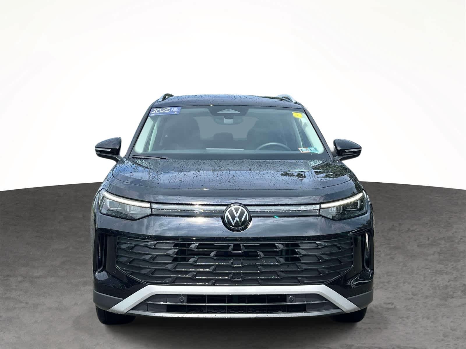 Certified Used 2025 Deep Black Pearl Volkswagen S image 17