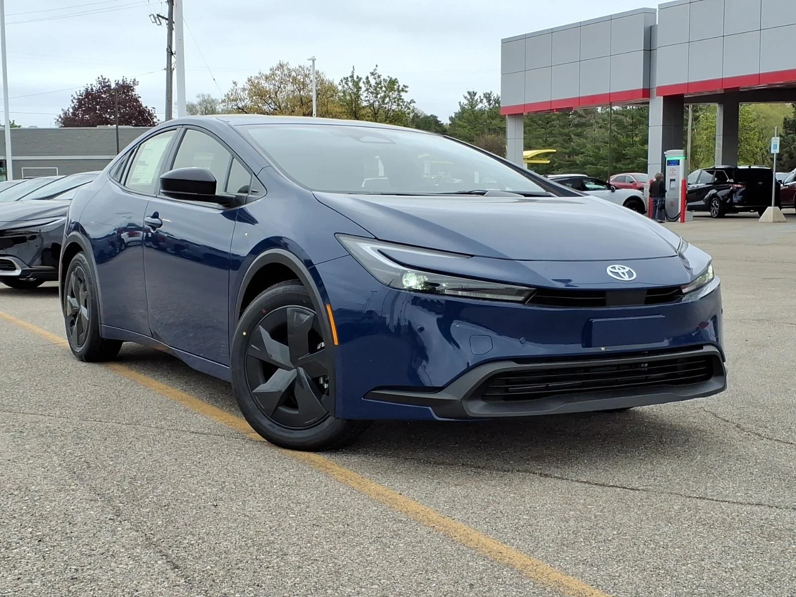 2026 Toyota Prius LE FWD's photo