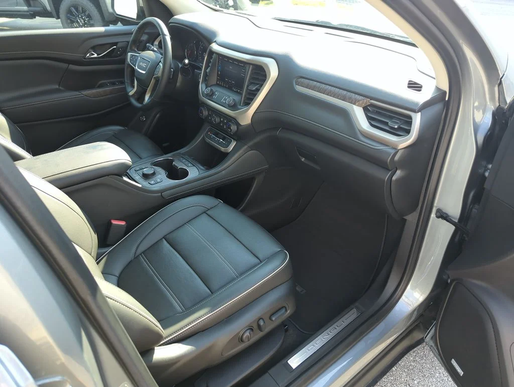 Used 2023 Silver GMC Denali image 36
