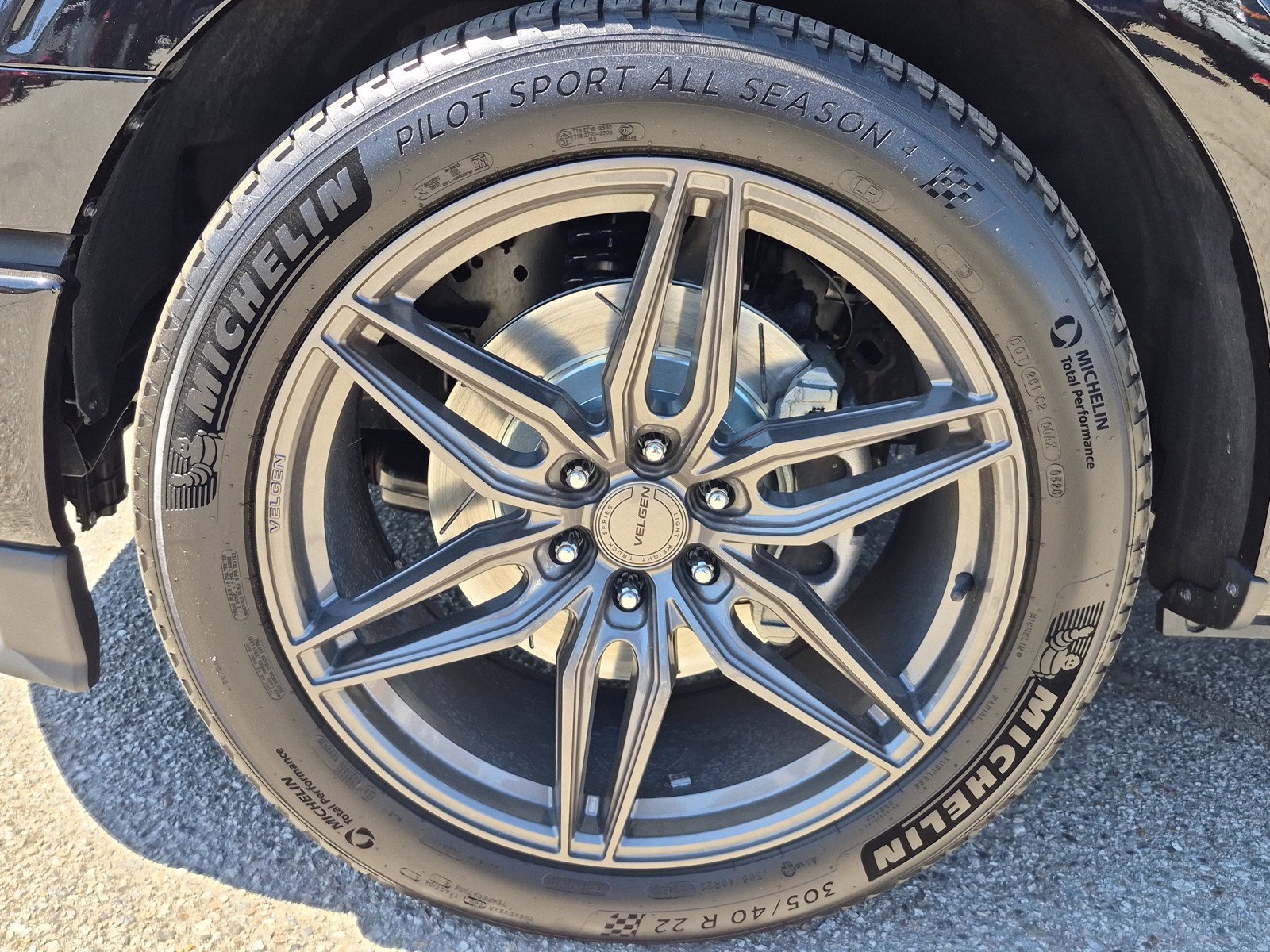 New 2026 Agate Black Metallic Ford XLT image 15