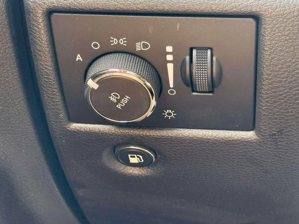 Used 2020 White Jeep Laredo E image 20