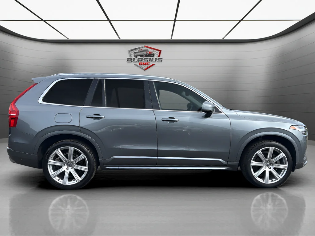 Used 2020 Gray Volvo T6 Momentum 7 Passenger image 6