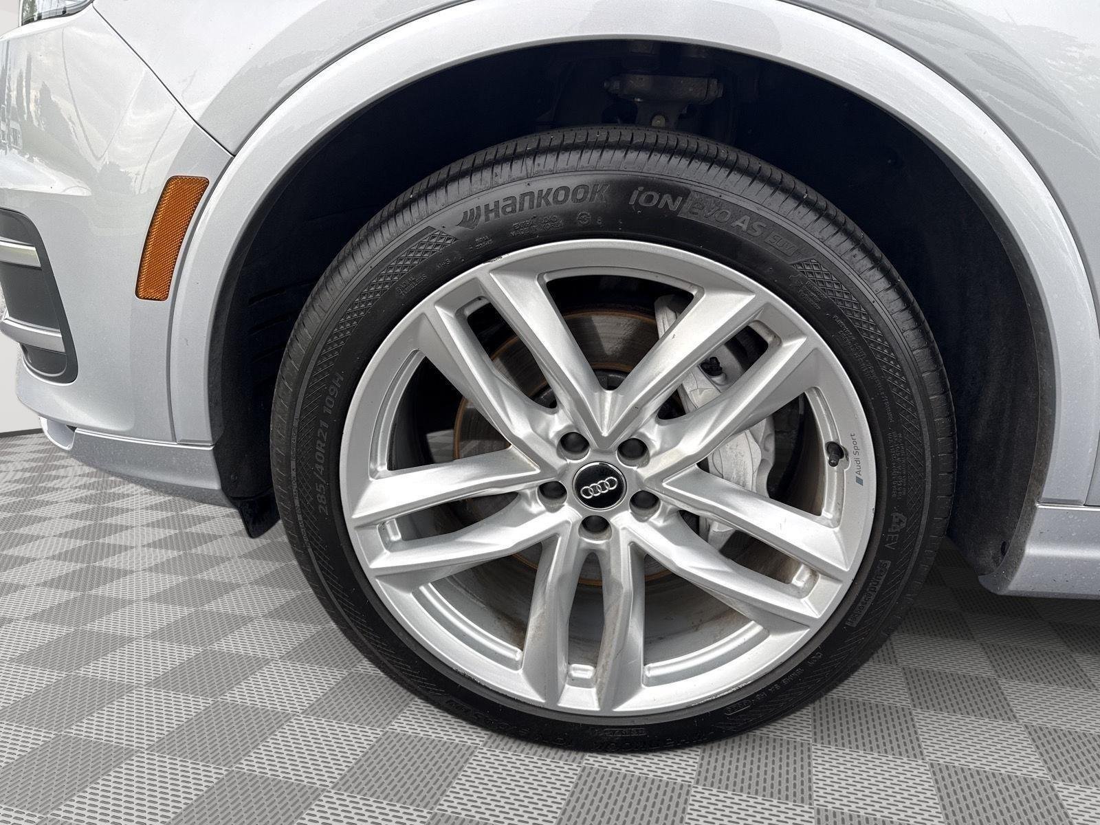 Used 2018 Florett Silver Metallic Audi Prestige image 17