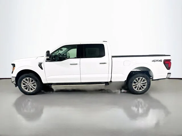 New 2026 Oxford White Ford XLT image 4