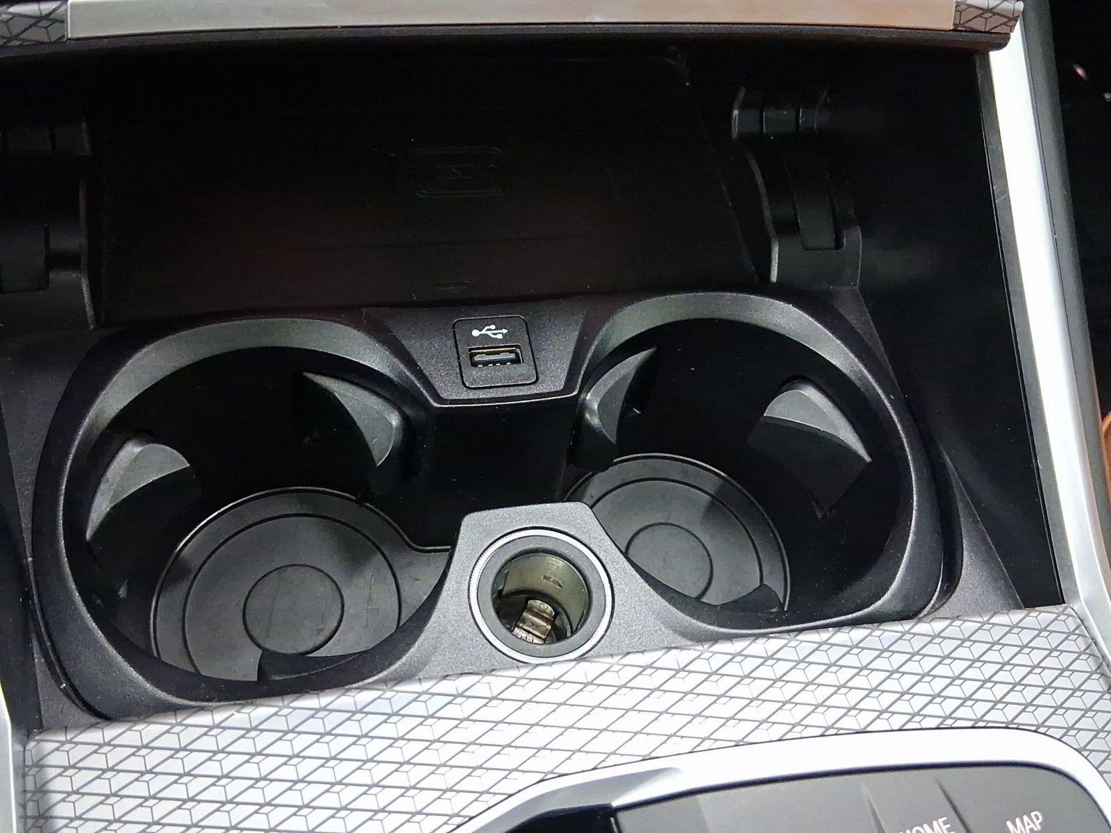 2025 BMW 3 Series 330i - Photo 26