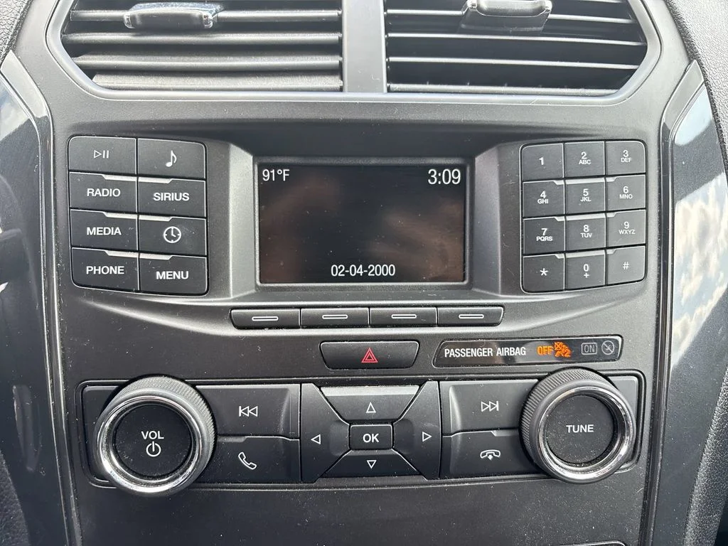 Used 2018 White Ford XLT image 12