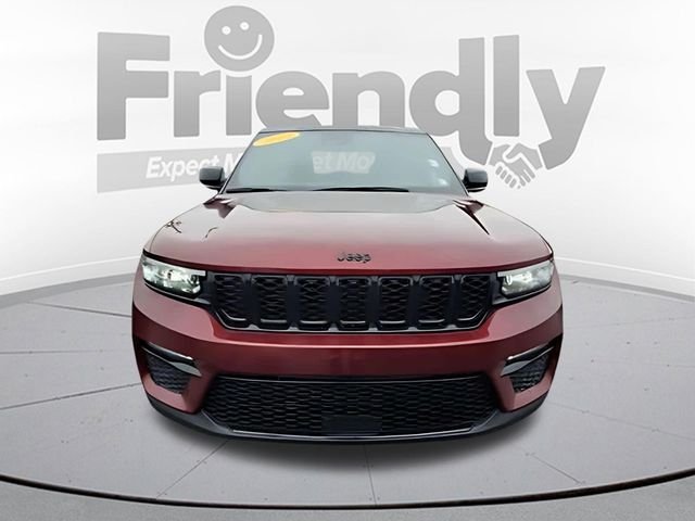 New 2025 Velvet Red Pearl-Coat Exterior Paint Jeep Limited image 8