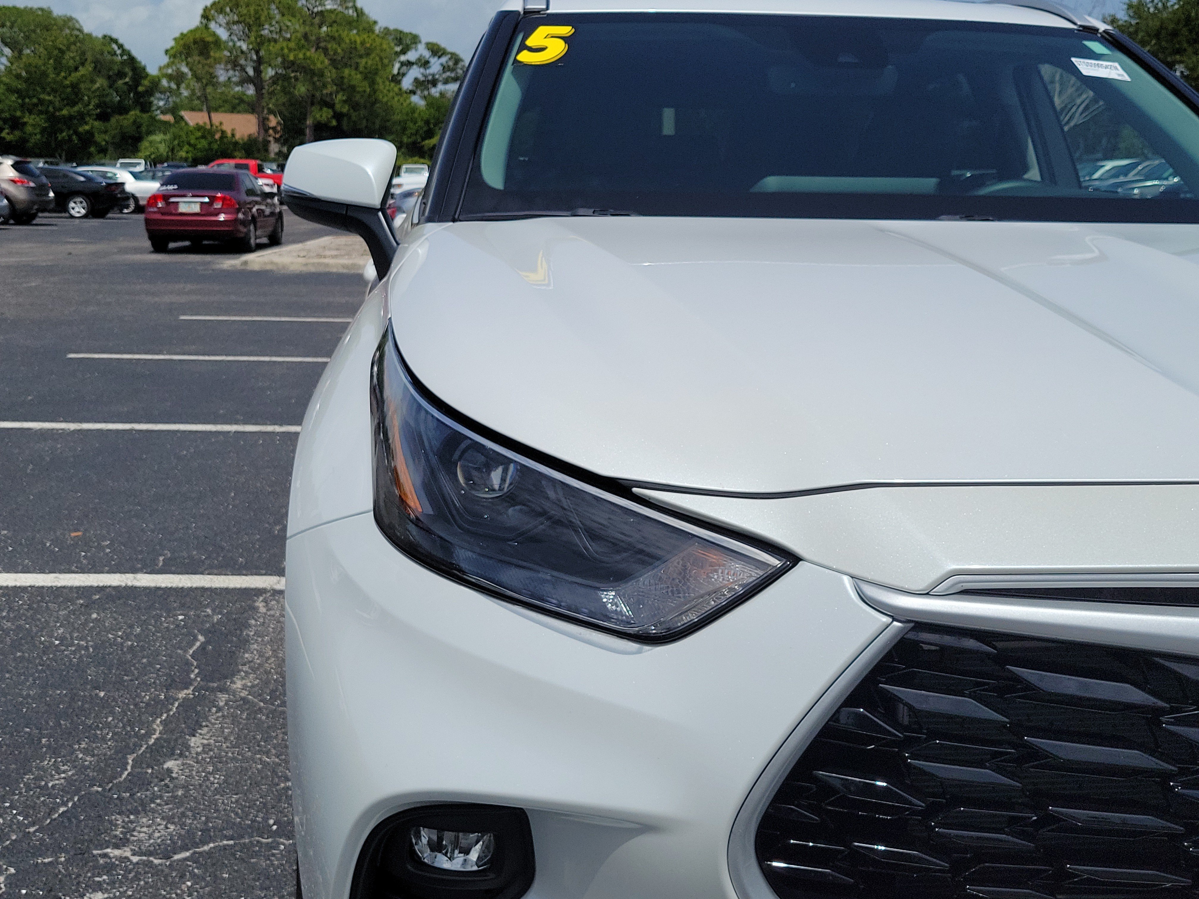 Used 2025 Pearl Toyota XLE image 6