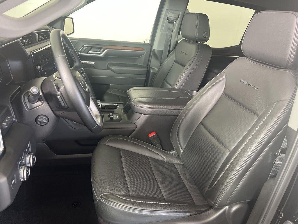 Used 2025 Onyx Black GMC Denali image 4