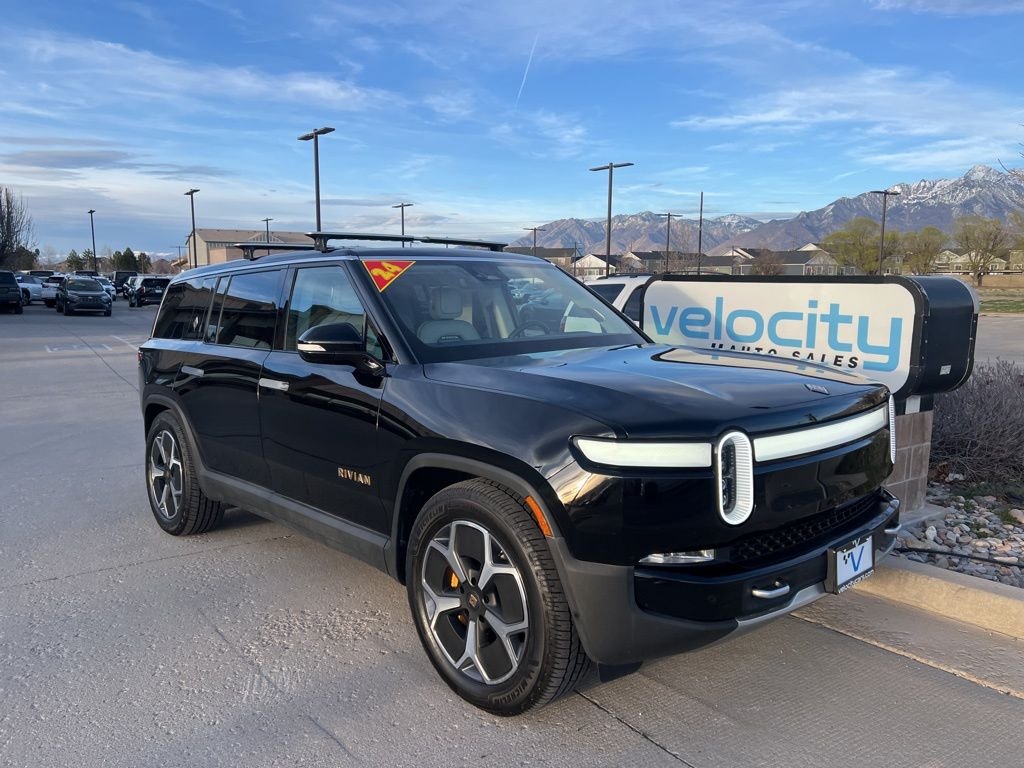 2024 Rivian R1S Adventure