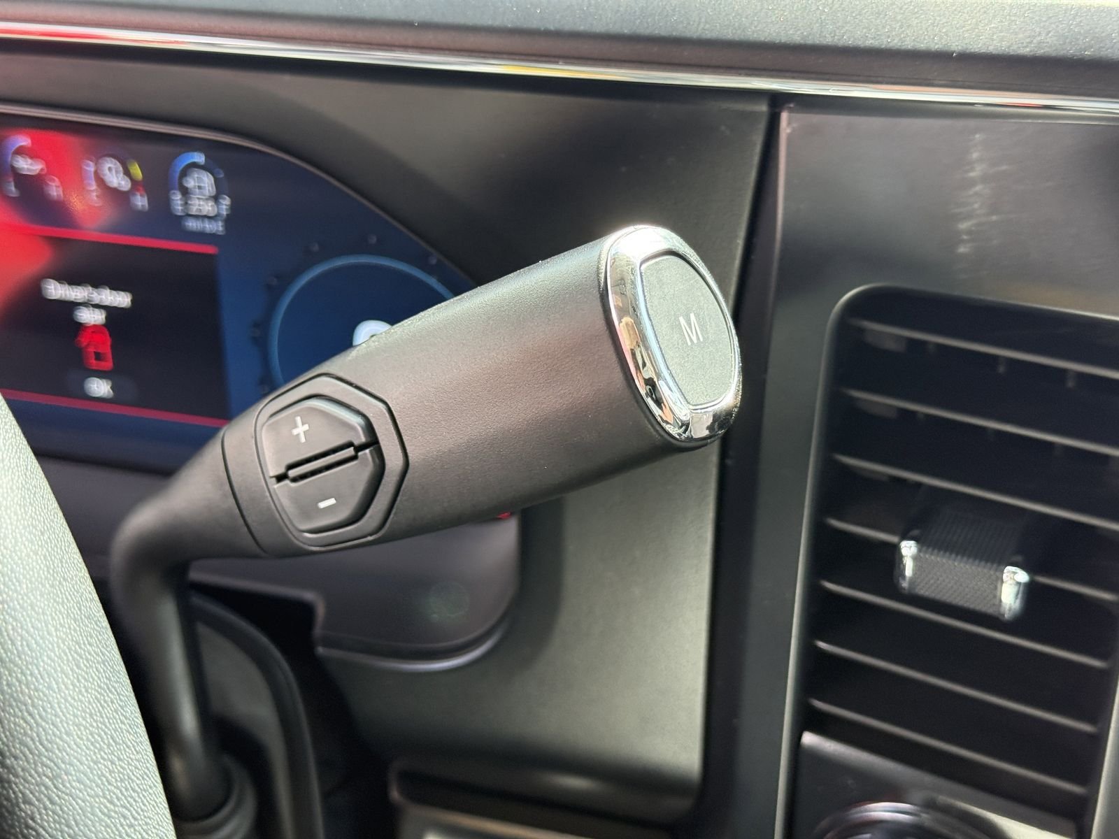 Used 2024 Red Metallic Ford Lariat image 29