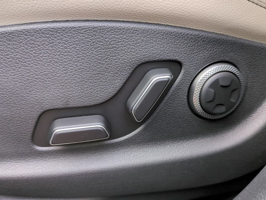 New 2026 Blue Genesis 2.5T SELECT image 16
