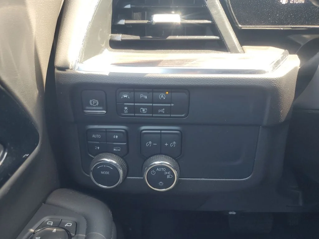 Used 2025 Black Chevrolet LT image 26
