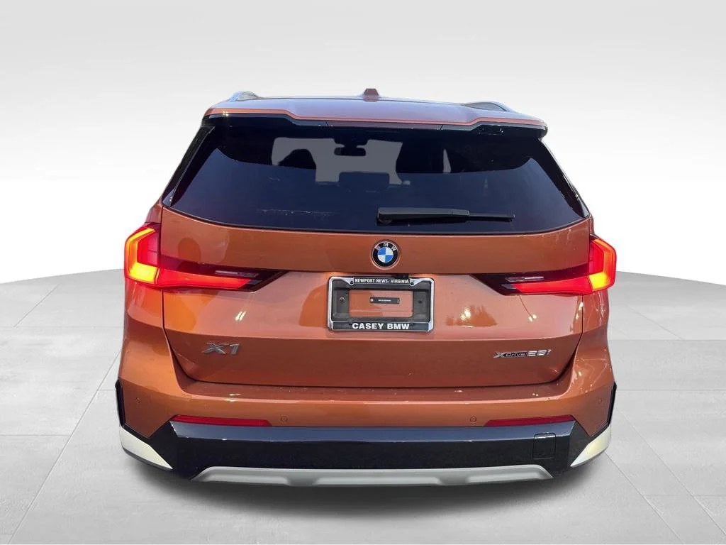 Used 2025 Orange BMW xDrive28i image 4
