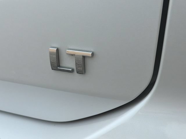 Used 2019 IRIDESCENT PEARL TRICOAT Chevrolet LT image 33