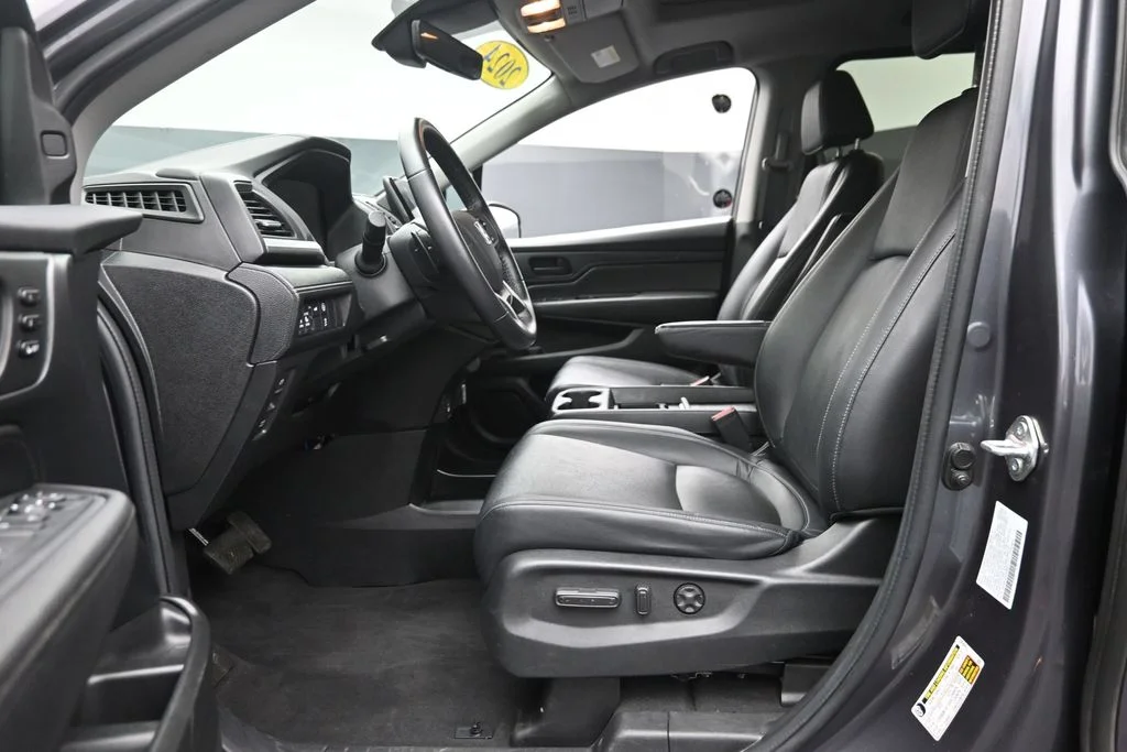 Certified Used 2024 Gray Honda EX-L image 17