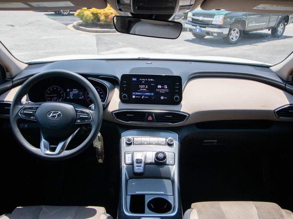 Used 2023 White Hyundai SE image 21
