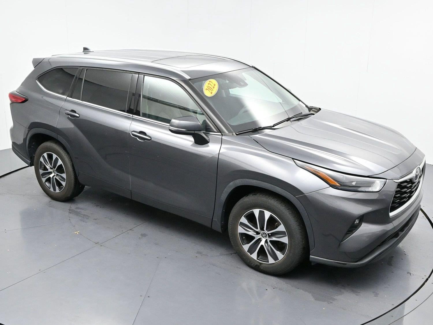 Used 2022 Magnetic Gray Metallic Toyota XLE image 46