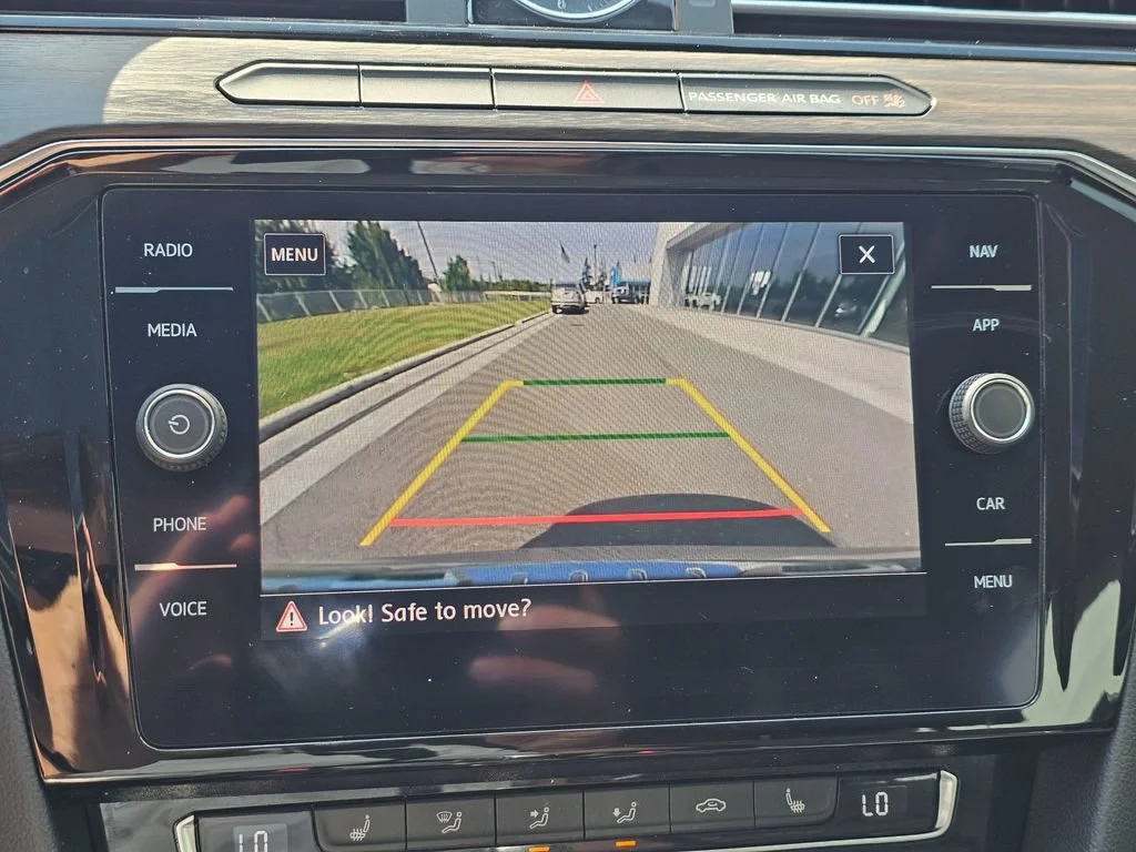 Used 2019  Volkswagen SEL image 30