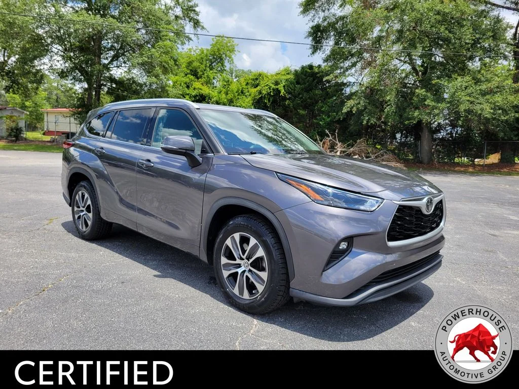Used 2022 Gray Toyota XLE image 9