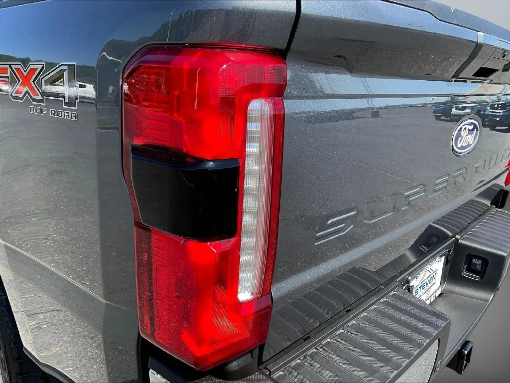 New 2027 Carbonized Gray Metallic Ford F-250® Lariat® image 34