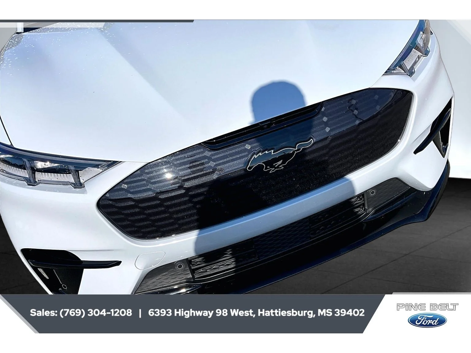 Used 2023 Space White Metallic Ford GT image 20