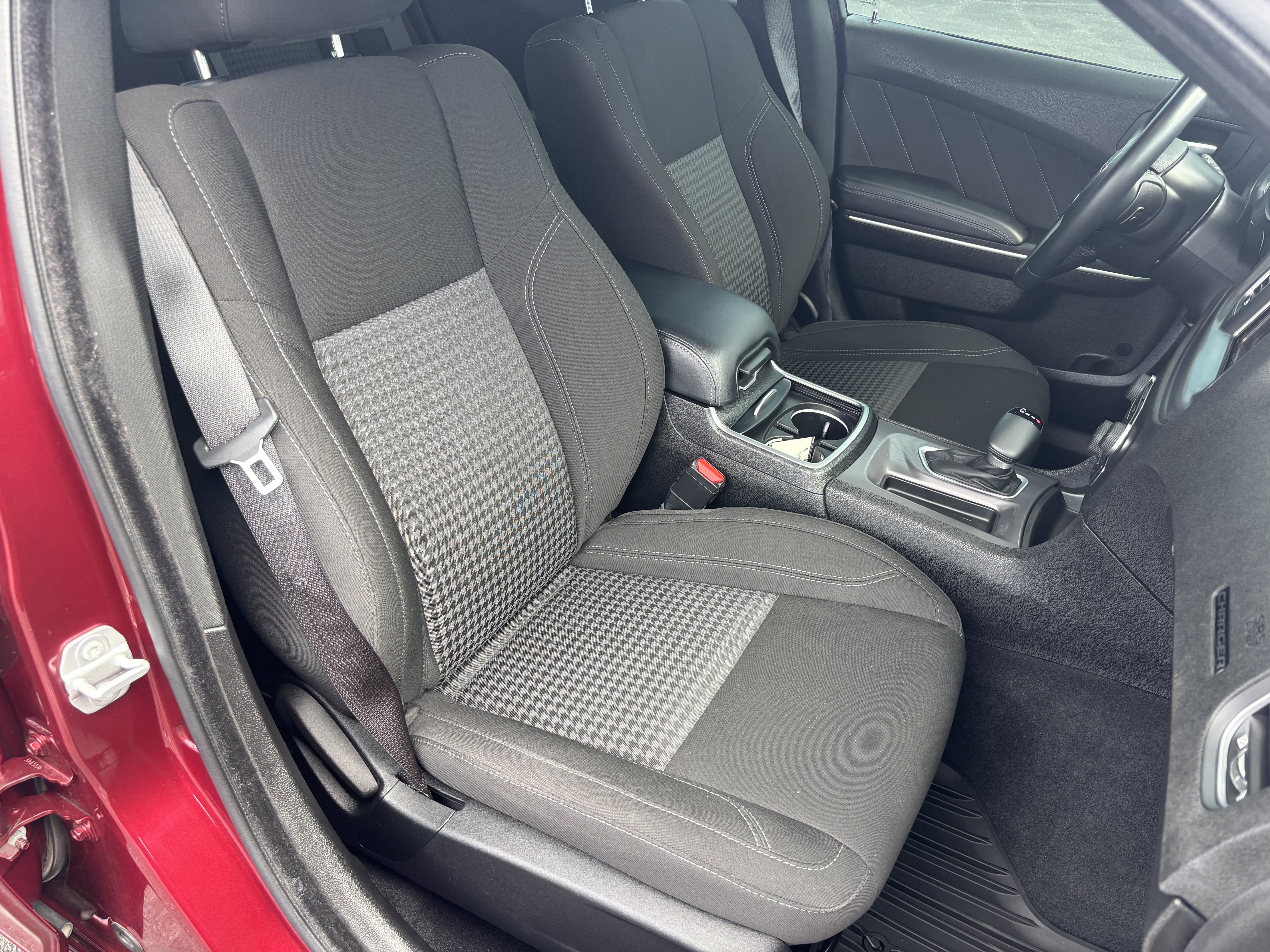 Used 2023 Octane Red Pearlcoat Dodge SXT image 25
