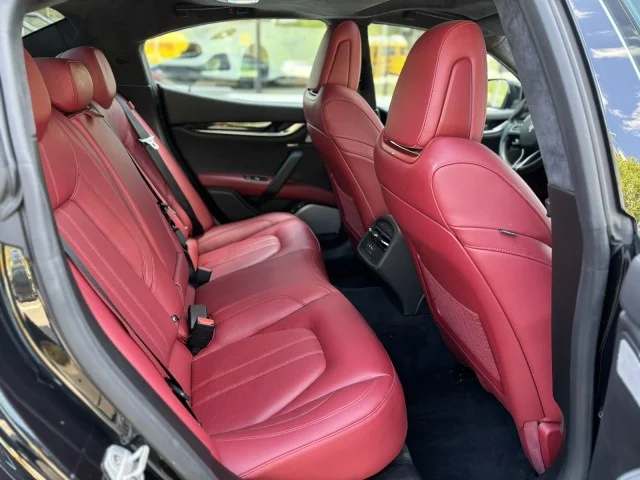 Used 2022 Nero Ribelle Metallic Maserati Modena ~ SPORTIVO PACKAGE & BOWERS & WILKINS image 19