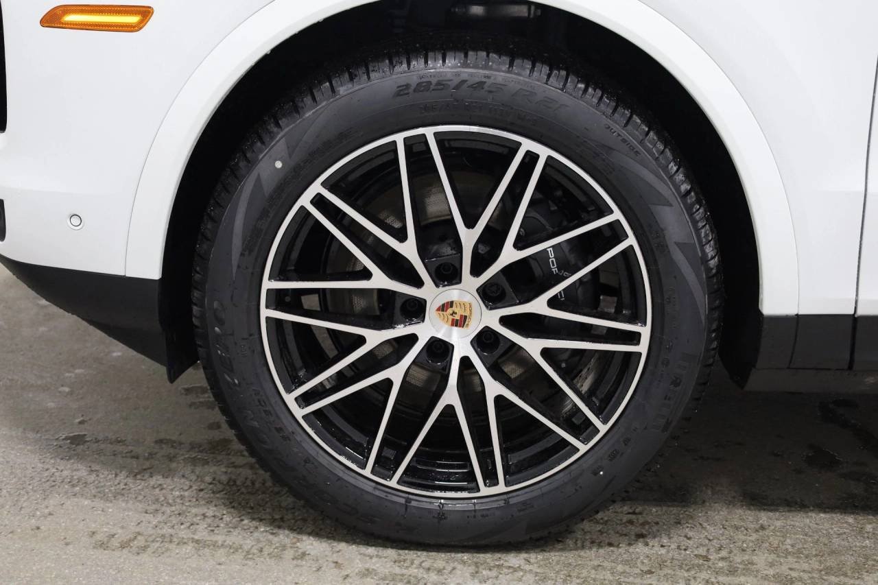 Used 2026 White Porsche Coupe image 39