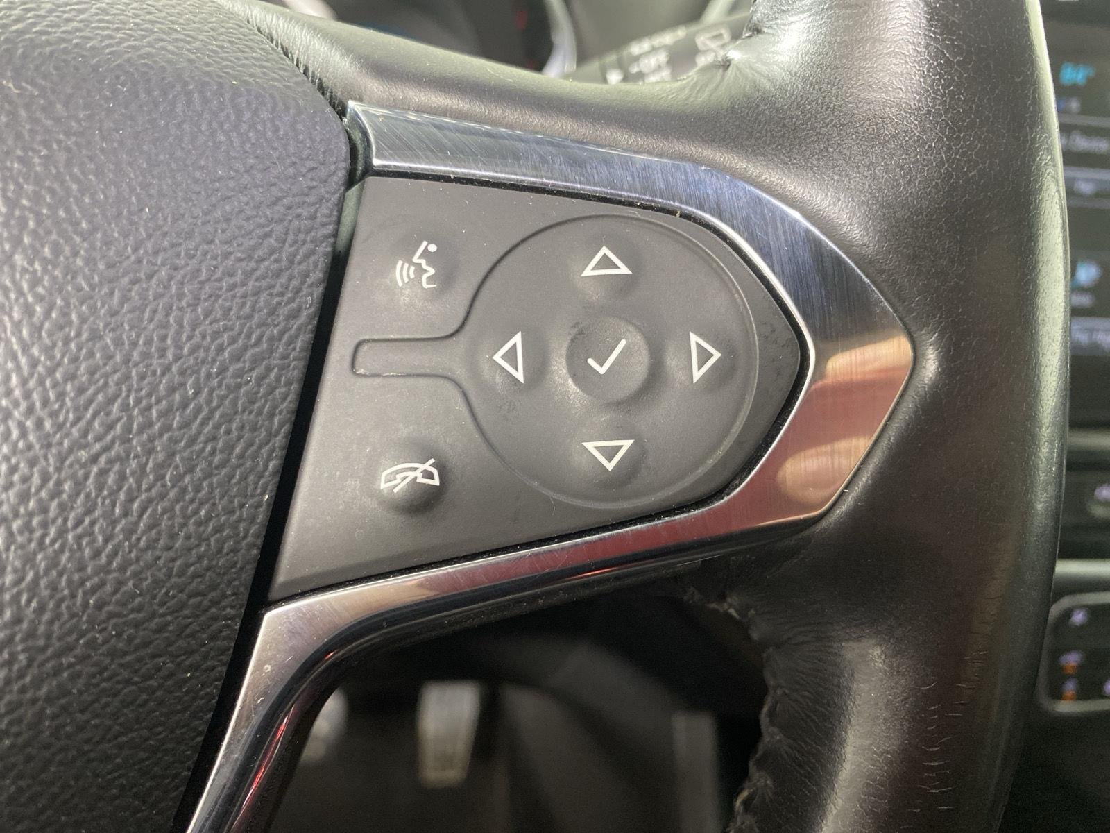 Used 2019 Silver Ice Metallic Chevrolet Premier image 17