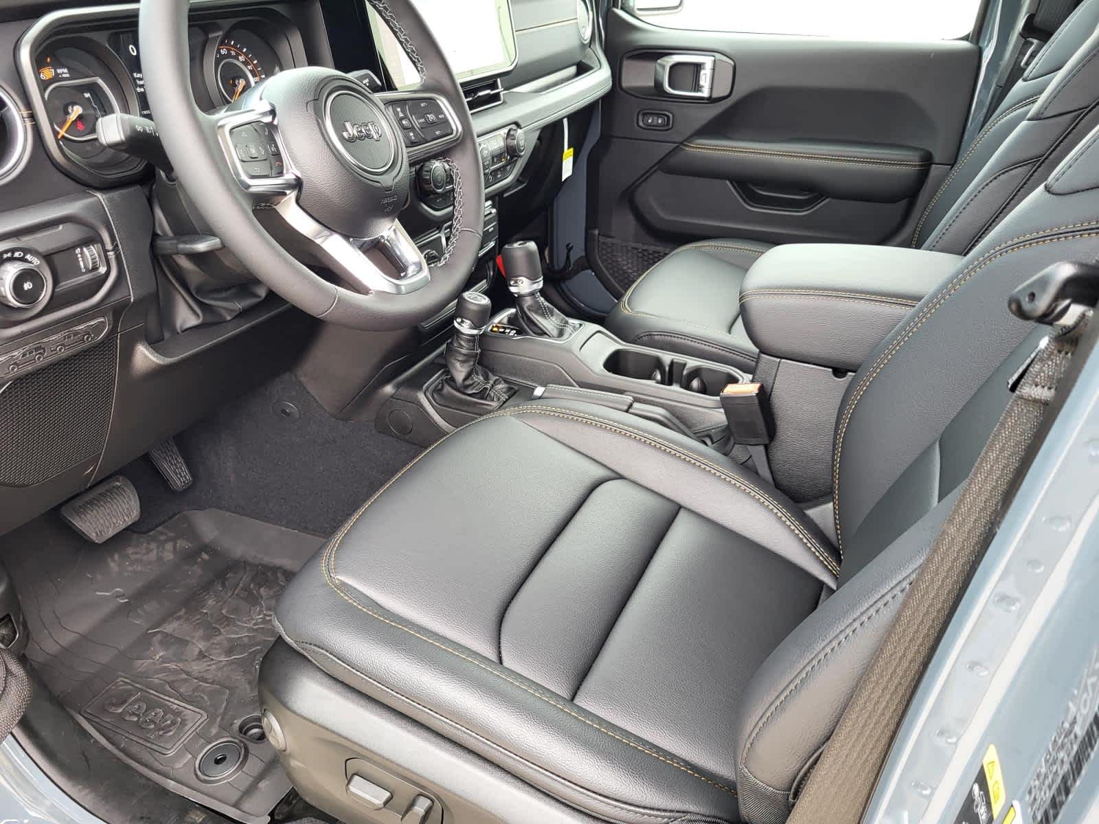 New 2026 Anvil Clear-Coat Exterior Paint Jeep Sahara image 14