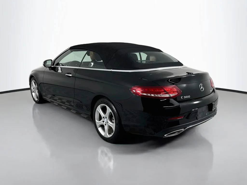 Used 2017  Mercedes-Benz C 300 image 3