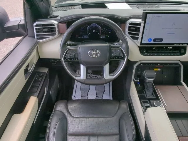 Used 2023  Toyota Capstone Hybrid image 8