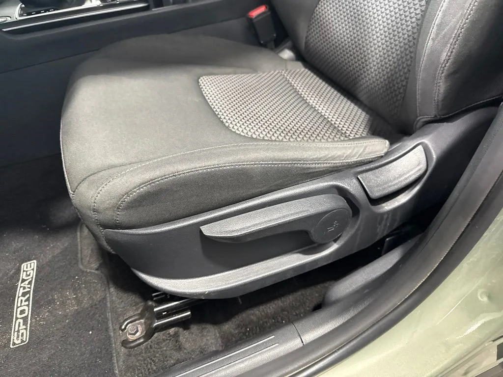 Used 2025 Green Kia LX image 29