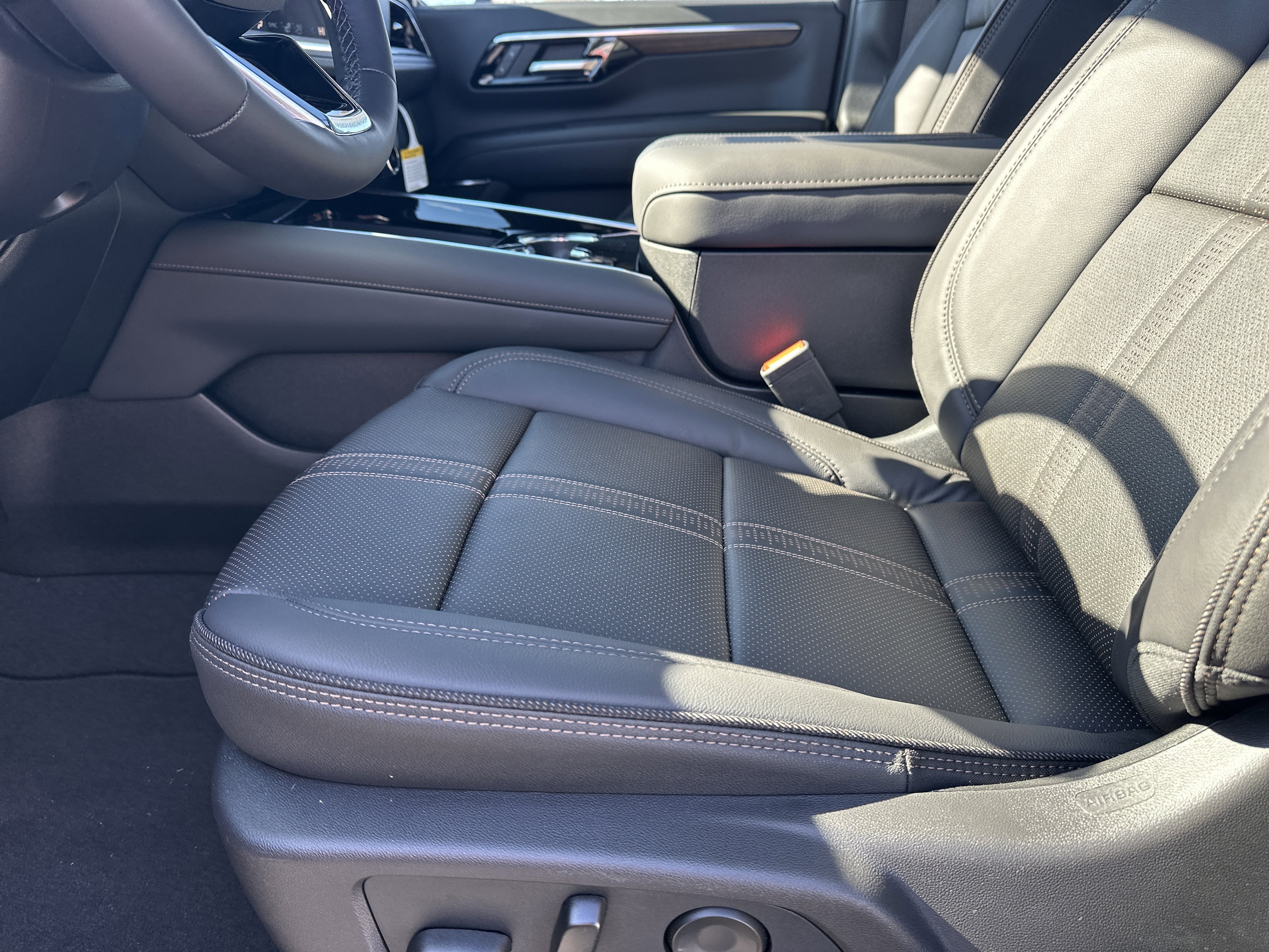 2026 Chevrolet Suburban High Country - Photo 10