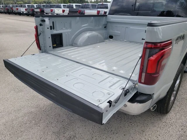 New 2026 Avalanche Ford Lariat image 10