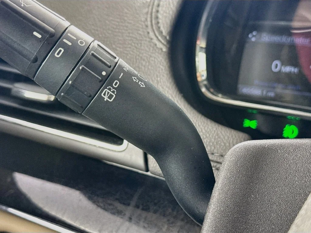 Used 2019 White Lincoln Standard image 13
