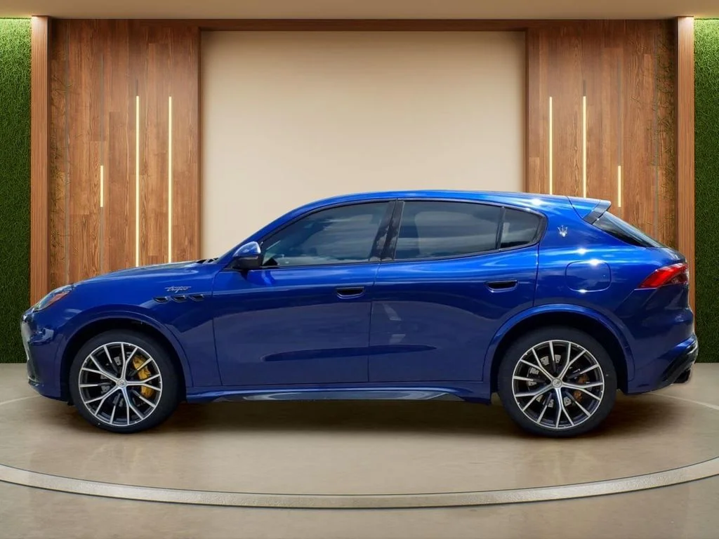 Used 2024 Blue Maserati Trofeo image 28