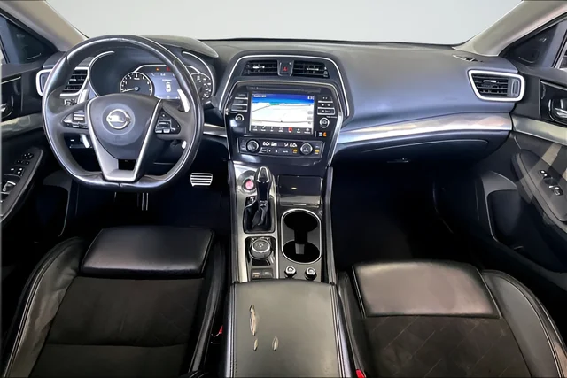 Used 2016 Black Nissan SR image 7