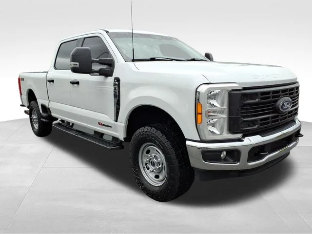 Used 2023 White Ford XL image 11