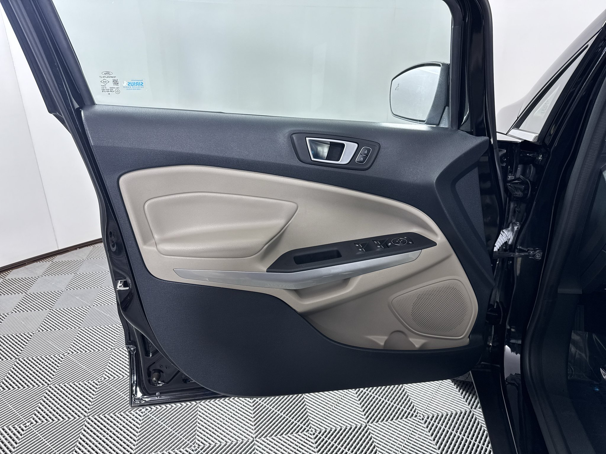 Used 2018 Shadow Black Ford Titanium image 24