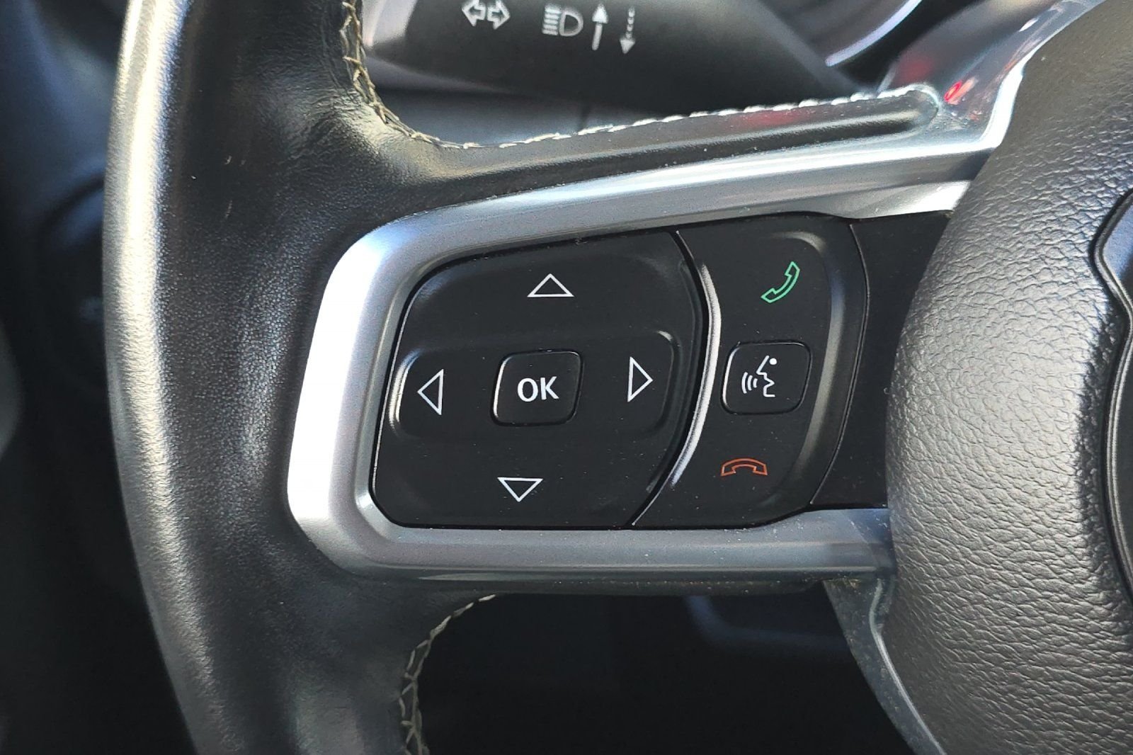 Used 2020 Silver Jeep Sport image 26